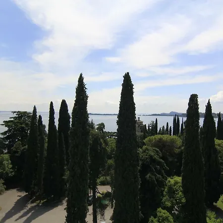 Gaia In Con Piscina Gardone Riviera